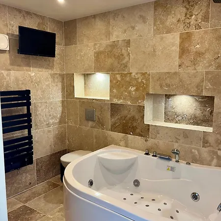 Jaccuzzi F2 Pres Du Canal Appartement